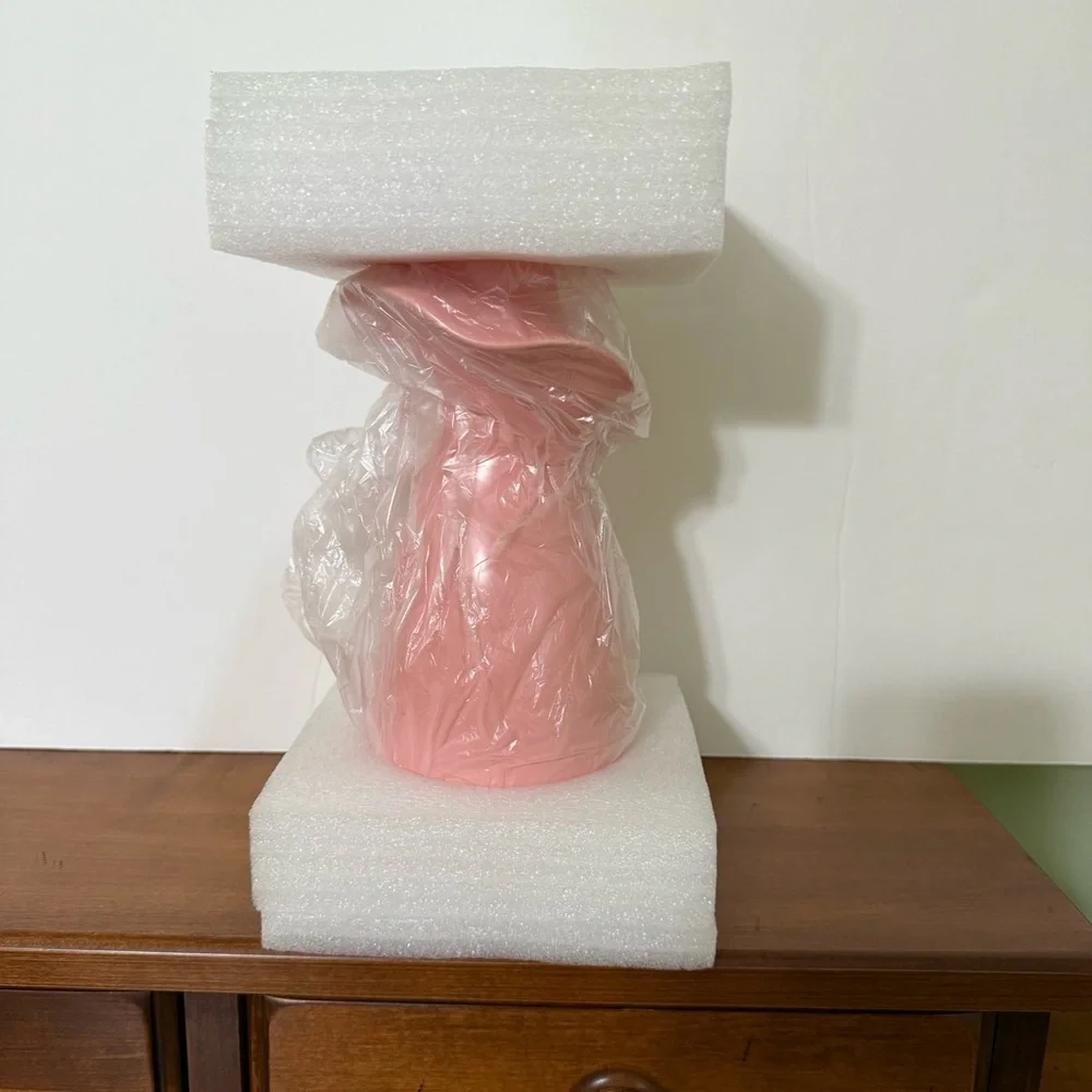 NEW in packaging Elegant‎ Pink Ceramic Vase 10.23 inches tall modern